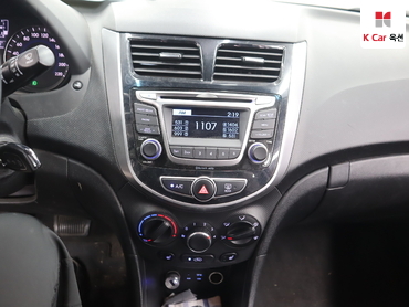 2017 - hyundai accent
