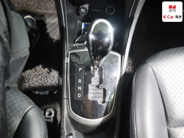 2011 - hyundai accent