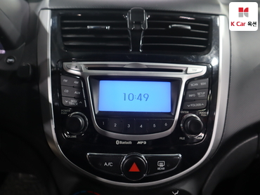 2011 - hyundai accent