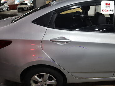 2011 - hyundai accent
