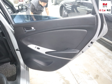2011 - hyundai accent
