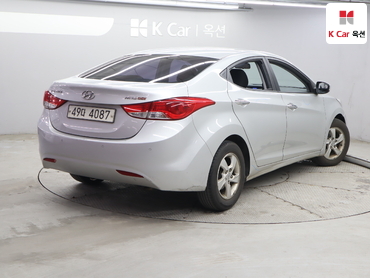 2012 - hyundai avante