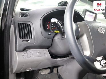 2011 - hyundai grand starex