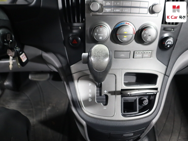 2011 - hyundai grand starex