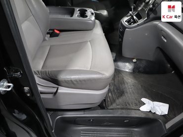 2011 - hyundai grand starex