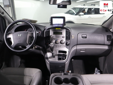2011 - hyundai grand starex