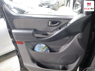 2011 - hyundai grand starex