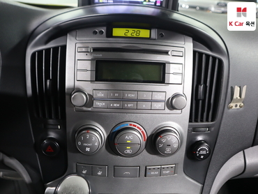 2011 - hyundai grand starex
