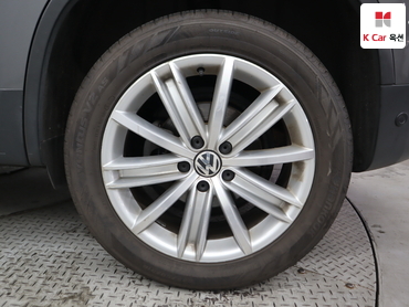 2013 - volkswagen tiguan
