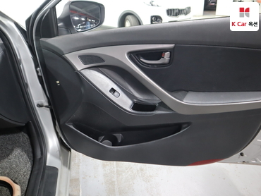 2012 - hyundai avante