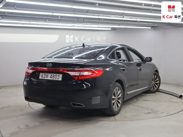 2011 - hyundai grandeur