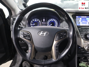 2011 - hyundai grandeur