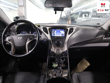 2011 - hyundai grandeur