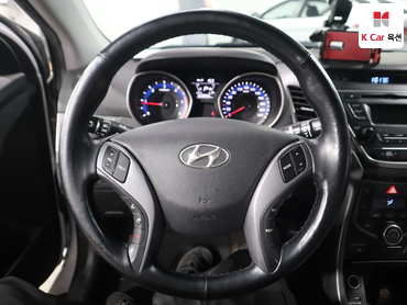 2015 - hyundai avante