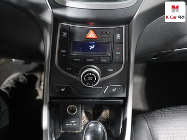 2015 - hyundai avante