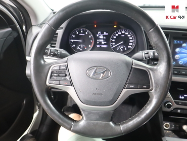 2016 - hyundai avante