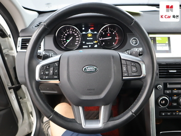 2019 - land rover discovery