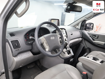 2012 - hyundai grand starex