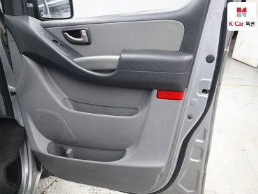 2012 - hyundai grand starex