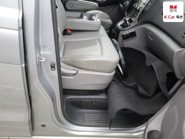 2012 - hyundai grand starex
