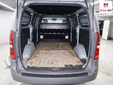 2012 - hyundai grand starex