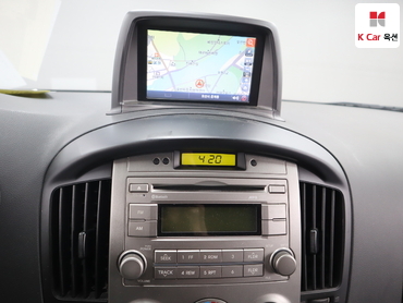2012 - hyundai grand starex