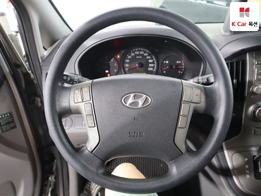 2012 - hyundai grand starex