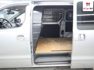 2012 - hyundai grand starex