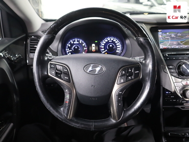 2011 - hyundai grandeur