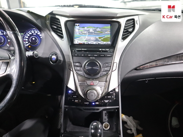 2011 - hyundai grandeur