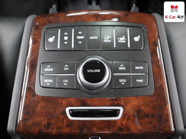 2012 - hyundai equus