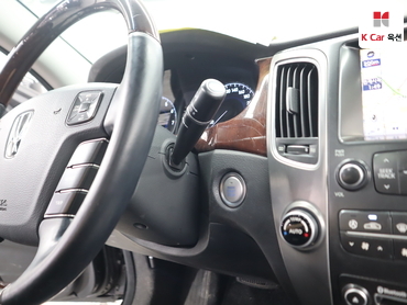 2012 - hyundai equus
