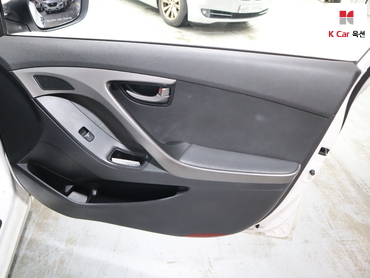 2012 - hyundai avante