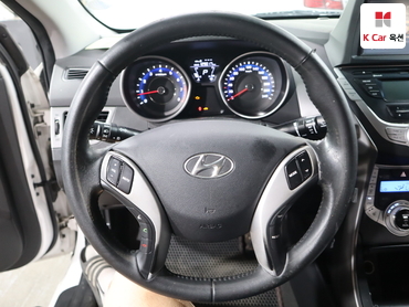 2012 - hyundai avante