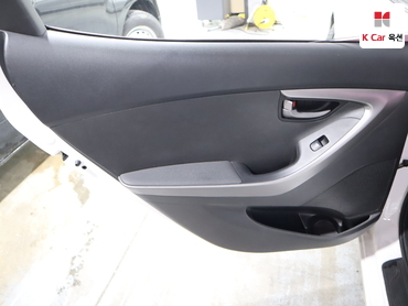 2012 - hyundai avante