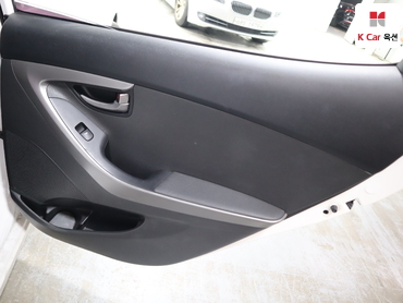 2012 - hyundai avante