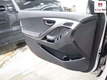 2012 - hyundai avante