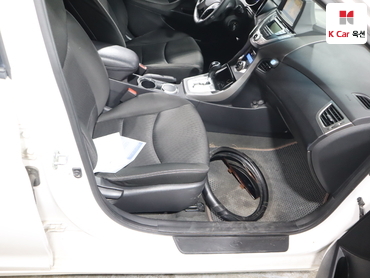 2012 - hyundai avante