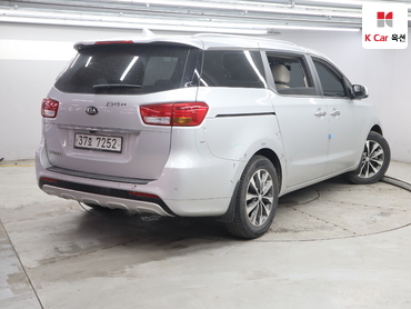 2018 - kia carnival