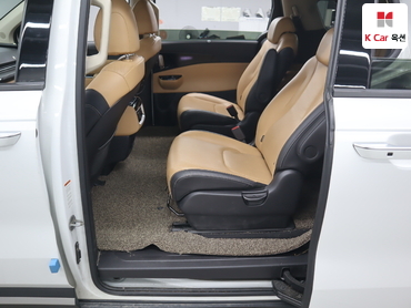 2023 - kia carnival