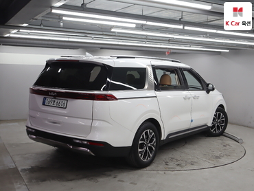 2023 - kia carnival