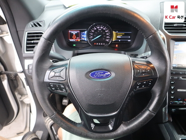 2016 - ford explorer
