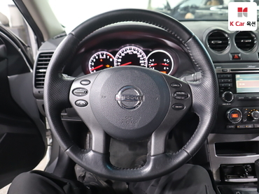 2010 - nissan altima