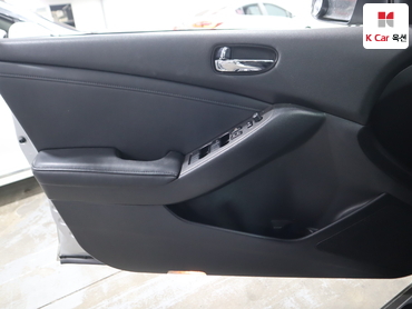 2010 - nissan altima