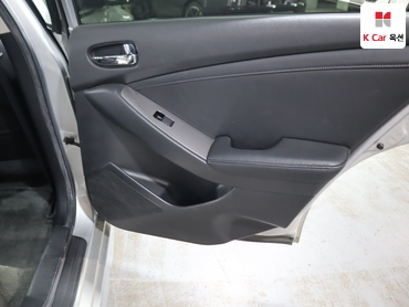 2010 - nissan altima