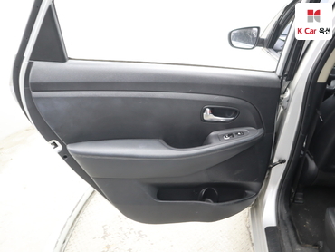 2016 - kia carens