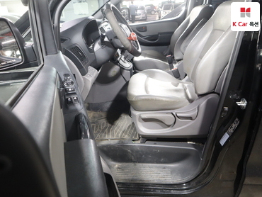 2020 - hyundai grand starex