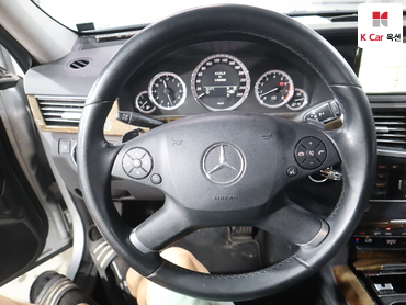 2011 - mercedes-benz e300