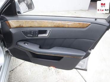 2011 - mercedes-benz e300