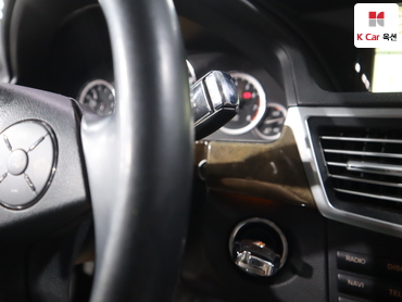 2011 - mercedes-benz e300